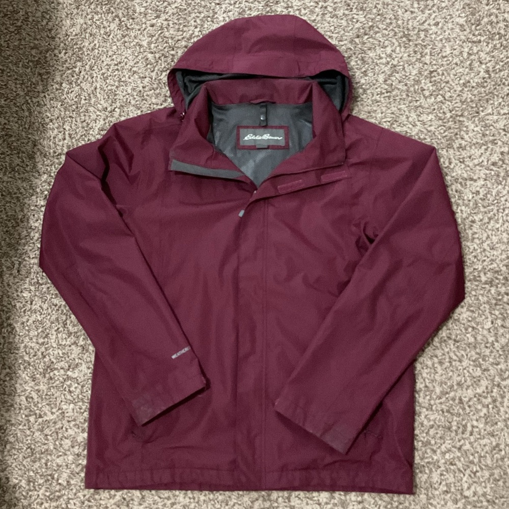 Eddie Bauer Men’s Packable Rain Jacket in Red Size M